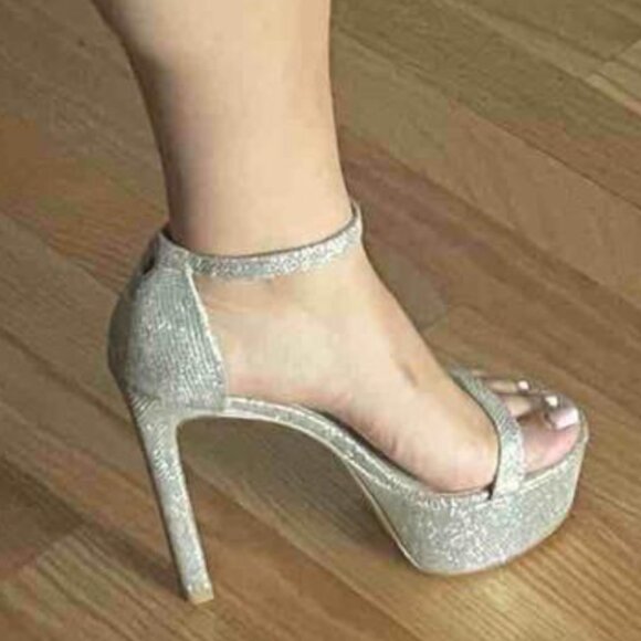 Stuart Weitzman Accessories - NWT Stuart Weitzman